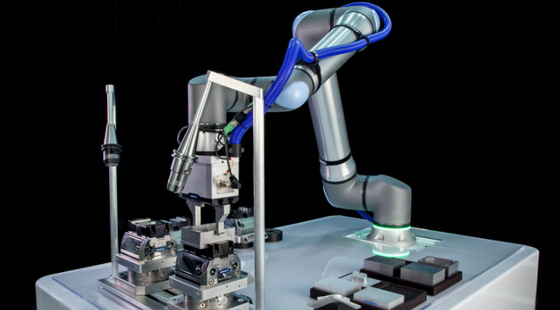 UR20 colaborador da colheita e da colocação do robô do AGV da carga útil 20kg com o prendedor do robô de Onrobot