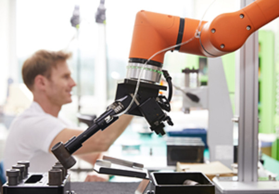 Braço colaborador do robô de HCR-3A com linha central Cobot Palletizer de Hanwha 6 do prendedor do sistema Onrobot da visão
