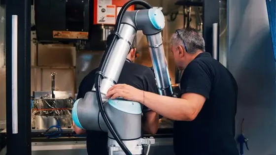 Robô de UR UR10 Cobot com tipo elétrico robô colaborador do prendedor 3-Finger de SMC de LEHS para a manipulação Palletizing
