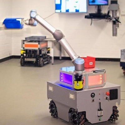 Robô colaborativo UR 16e com carga útil de 16 kg com vasos de sucção de vácuo do manipulador como cobot