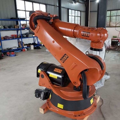 Kuka Robot KR 70 R2100 Com Estação de Limpeza de Arma CNGBS Para Automatização de Soldadura Com Braço Robótico de 6 Eixos