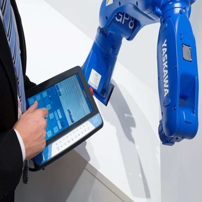 6 eixos pick and place braço robótico Yaskawa GP8 com CNGBS Robot Gripper para robô de manuseio de material
