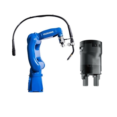 Soldadura 6 eixos braço robótico Yaskawa AR700 combinado com CNGBS Robot Gripper para manuseio robô