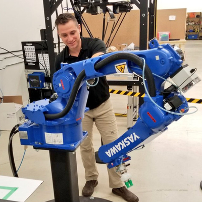 Braço robótico industrial de Yaskawa com carga útil de 12 kg como braço robótico de 6 eixos para escolher e colocar