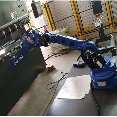 Braço robótico industrial 6 eixos Yaskawa GP35L com agarrador robótico CNGBS para robô de manuseio automatizado