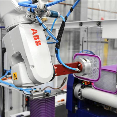 ABB IRB 1200 Braço robótico industrial com agarrador CNGBS como equipamento de manipulação de materiais CNC