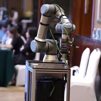 Robô colaborativo de alta carga útil UR 16e com carga útil de 16 kg de 6 eixos como robô cobot para embalagem