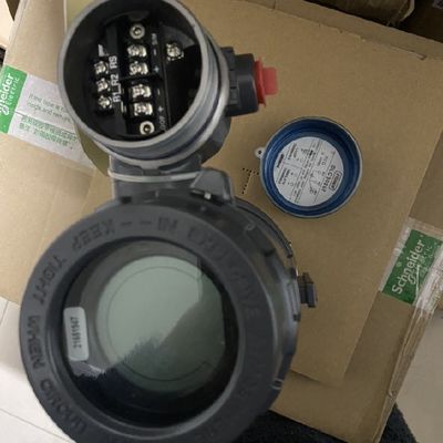 FIELDVUE DLC3000 Series DLC3100 DLC3020F DLC3010  Emerson Fisher Displacer Level Transmitter with Torque Tube for Gas tank Stock