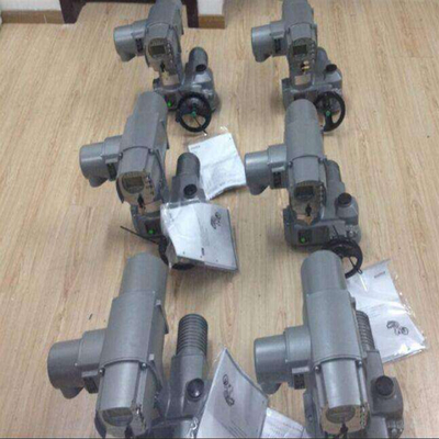 O comando de pressão/fluxo é equipado com um actuador de válvula Auma da série SAV SAR e uma unidade de controlo AC/AM