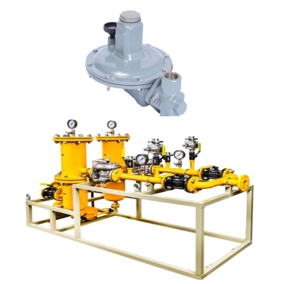 Deslizamento de válvula de gás natural equipado com reguladores da série Emerson Fisher T205/T205M e manômetro WIKA