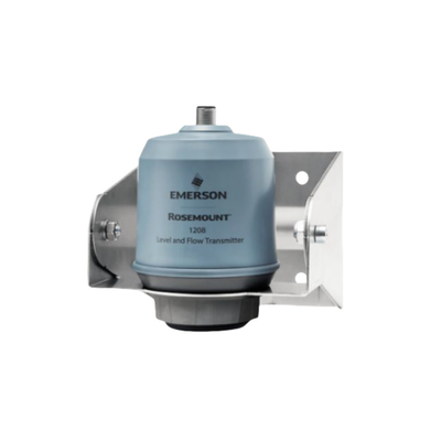 Unidade de tratamento de água montada em patins com Emerson Rosemount Modelo 1280 Radar sem contato Nível e fluxo