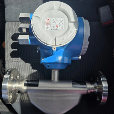 Fluidos Gases Medidor de Fluxo E+H Prolina Promass E 300 Endress Hauser Coriolis Mass Flow Meter
