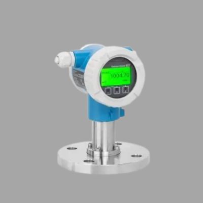 Skid de válvula de controle de fluxo com medidor de vazão vortex Endress+Hauser Proline Prowirl F 200 e transmissor de pressão digital Cerabar PMC71