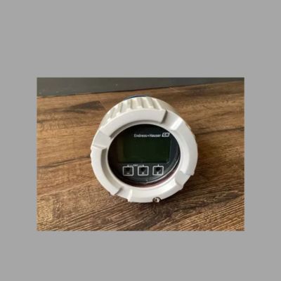 Regulador de redução de pressão com medidor de caudal de vórtice Endress+Hauser Proline Prowirl D 200 e transmissor de pressão Cerabar PMP71B