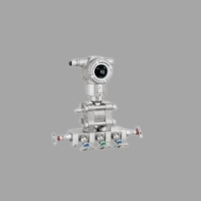 Unidade de controle de pressão/vazão com medidor de vazão Endress+Hauser Proline Prowirl R 200 e transmissor de pressão diferencial Deltabar PMD50.