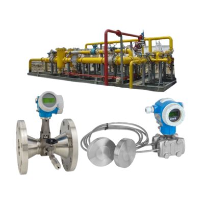 Conjunto de válvula de controle de fluxo com medidor de vazão Endress+Hauser Proline Prowirl R200 e transmissor de pressão diferencial Deltabar PMD78B.