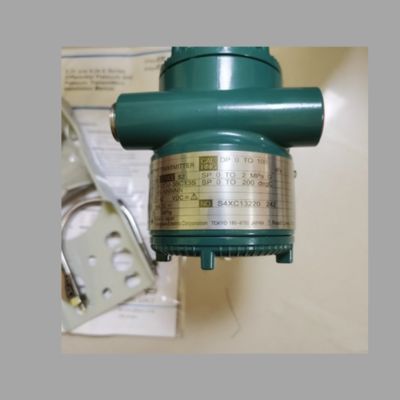 Sistema de controlo de pressão/fluxo equipado com um medidor de fluxo de vórtice da série Yokogawa VY e um transmissor multivariável da série EJX 910A