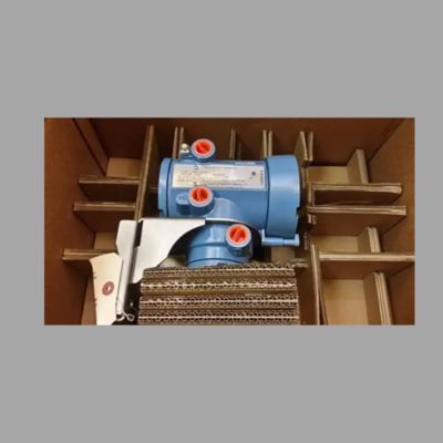 Estação de redução de pressão e descalfamento com um medidor de caudal Micro Motion F100A Coriolis e um transmissor integrado 1700∙ 2700