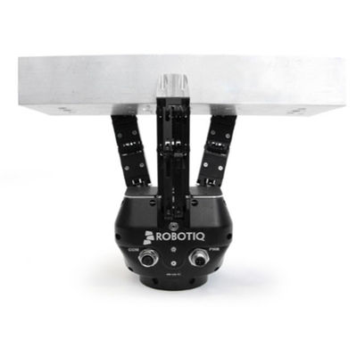 Prendedor do robô adaptável do dedo de ROBOTIQ 3 combinado com o robô colaborador de AUBO i5 para escolher o robô