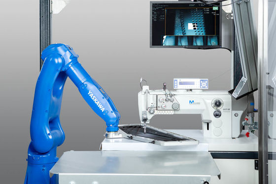 Segurando o braço do robô de Yaskawa da carga útil 7kg de IP67 927mm