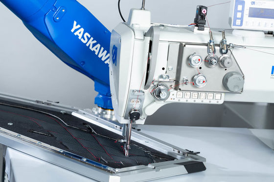 Segurando o braço do robô de Yaskawa da carga útil 7kg de IP67 927mm