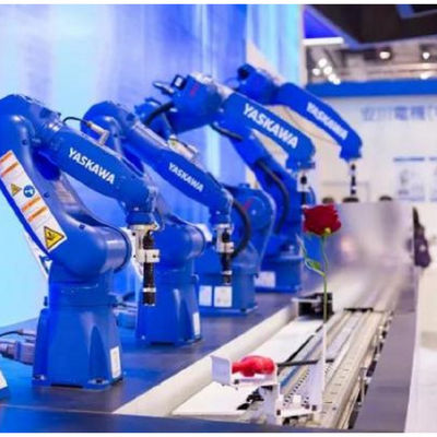 Braço GP7 do robô industrial de 6 linhas centrais para a máquina industrial que segura o robô