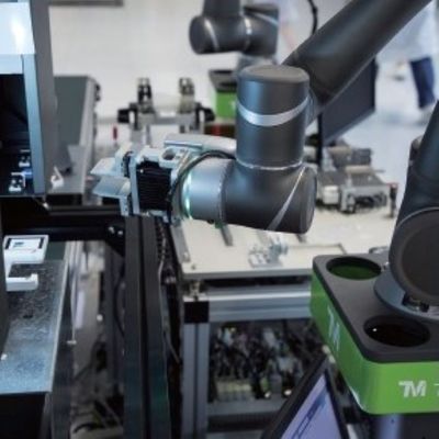 Braço robótico industrial da automatização de 6 linhas centrais o robô Tm5 colaborador