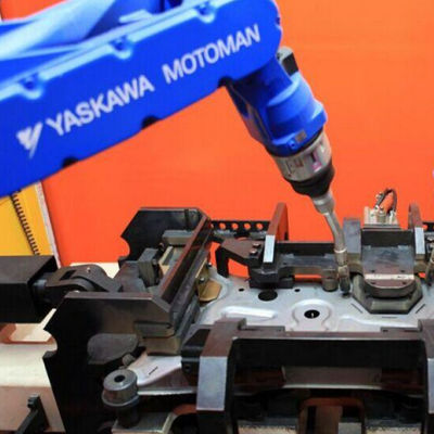Linha central Motoman EP4000D do braço 6 do robô industrial para segurar o robô