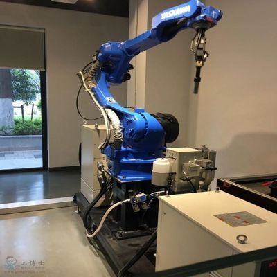 Controlador For TIG Welding Robot da linha central YRC1000 do braço 6 do robô de Motoman AR2010