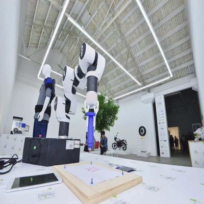 Braço robótico colaborador Racer-5-0.63 de 6 linhas centrais com robô de Cobot