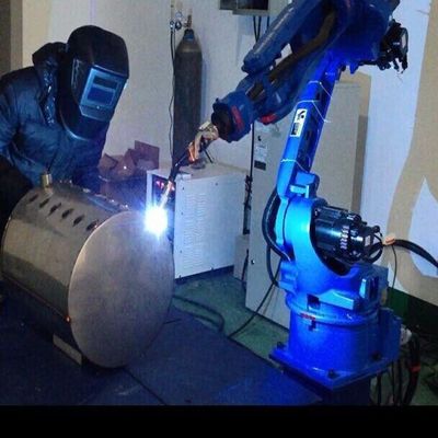 Motoman AR1440 com soldador RD500S para o processamento do corte do laser