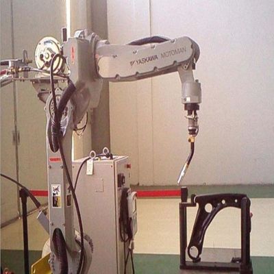 Robô de solda automática Motoman de 6 linhas centrais AR2010 com soldador RD350S