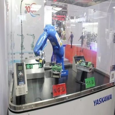 Controlador pequeno YRC1000 de Motoman GP7 do braço do robô industrial para o robô de empacotamento