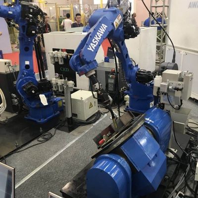 Braço robótico industrial de AR1440 com soldadores RD350S do laser e de alcance de 1440MM usado para a soldadura de ARCO