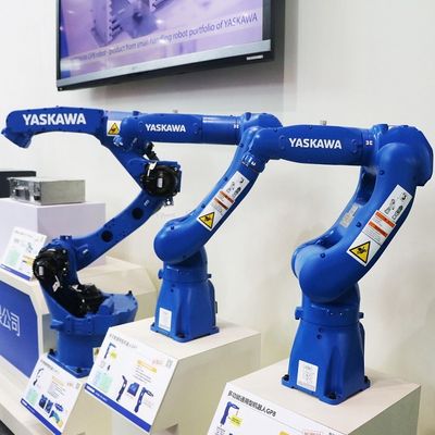 Robô industrial GP25 com as peças do equipamento de As Material Handling do controlador da carga útil 25KG e do robô YRC1000