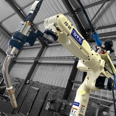 Equipamento médico externo de tocha de solda DM350 da linha central FD-V8 de TIG Welding Robot 6