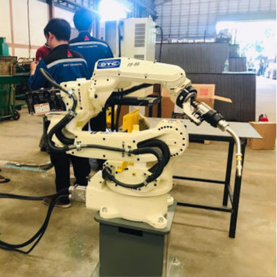Automóvel de OTC FD-B6 da linha central do robô de soldadura 6 do MIG que solda a máquina de solda robótico