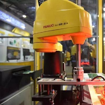 Robô SR-3iA de 4 Aixs Scara com o braço robótico da carga útil 3kg como a máquina da picareta e do lugar para o equipamento do transporte de materiais