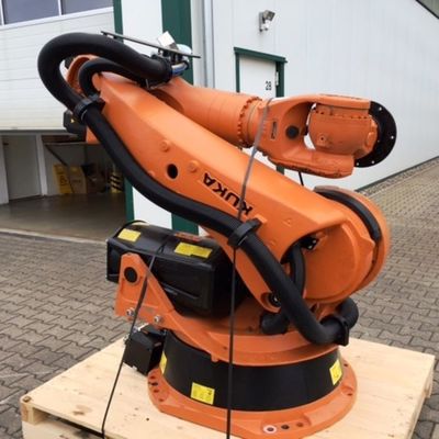 Robôs KR240 do transporte de materiais para segurar e Palletizing o braço robótico de 6 linhas centrais