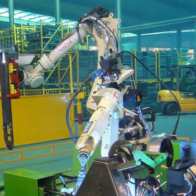 Robô robótico mais rápido e de Slimer de solda de FD-V8L com a carga útil 8KG como o outro equipamento de soldadura para a soldadura