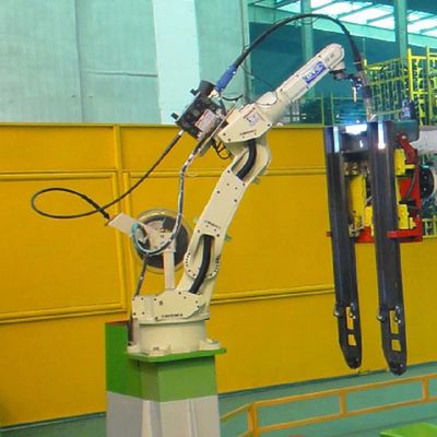 Robô de solda automática do robô de soldadura FD-V8L com os soldadores do ARCO DM350 como a máquina de soldadura do Mig