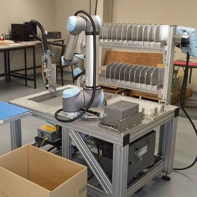 Mini Robot UR 3e do robô colaborador com a carga útil 3KG como Cobot para as peças do equipamento do transporte de materiais
