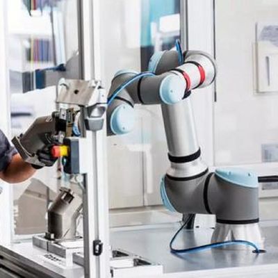 Robô colaborador rápido e exato UR 16e com o manipulador da carga útil 16KG como o robô de Cobot para a embalagem