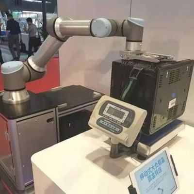 Robô colaborador rápido e exato UR 16e com o manipulador da carga útil 16KG como o robô de Cobot para a embalagem
