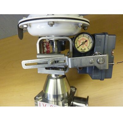 O Positioner 3660 pneumático do controlador de válvula For Single Acting funciona com a válvula de bola como o Positioner da válvula