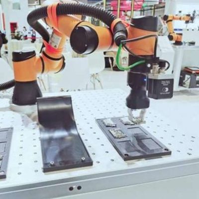 Linha central de Cobot AUBO I16 6 para carregar e descarregar como o robô colaborador