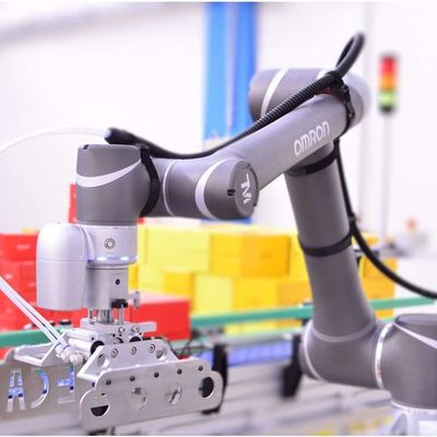 Linha central OMRON TM14M With Visual Camera do braço 6 do robô que segura o robô como Cobot