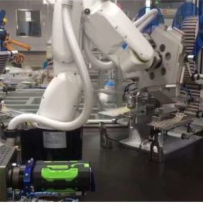Pequeno braço robótico universal de 6 eixos China ER6-730-MI com pacote de roupas CNGBS como robô de manuseio