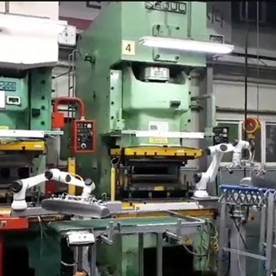 A série élfico E5 Cobot de HAN como o trabalho da máquina da picareta e do lugar com a carga útil 5kg do robô do AGV com linha central 6